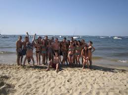 grupo de amigos en playa Hotel Paraiso Miramar
